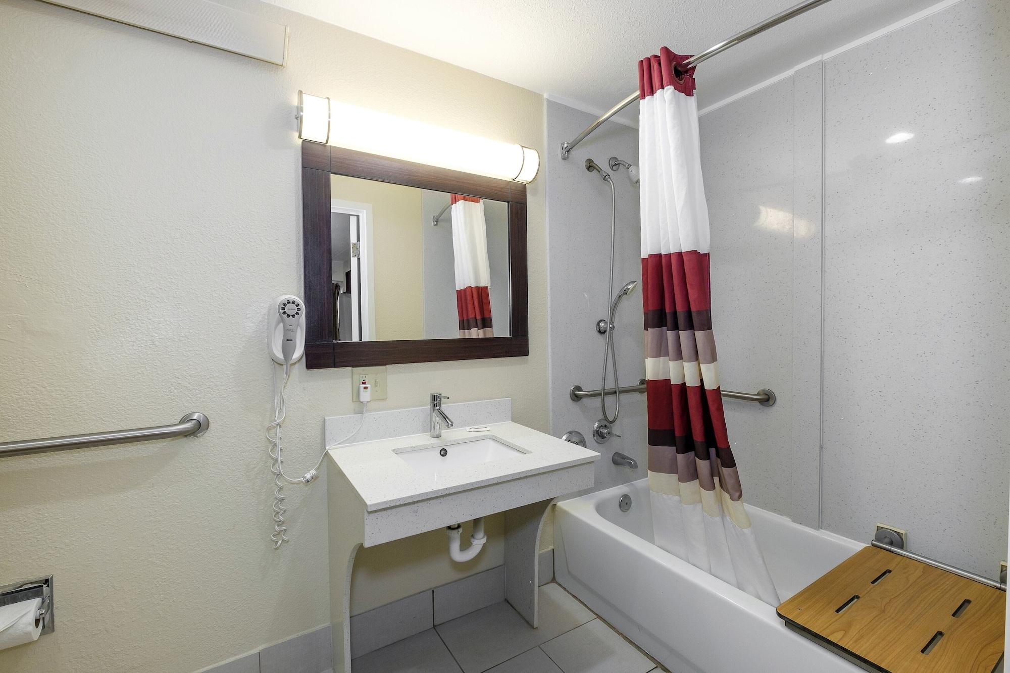 Red Roof Inn Tallahassee - University Экстерьер фото