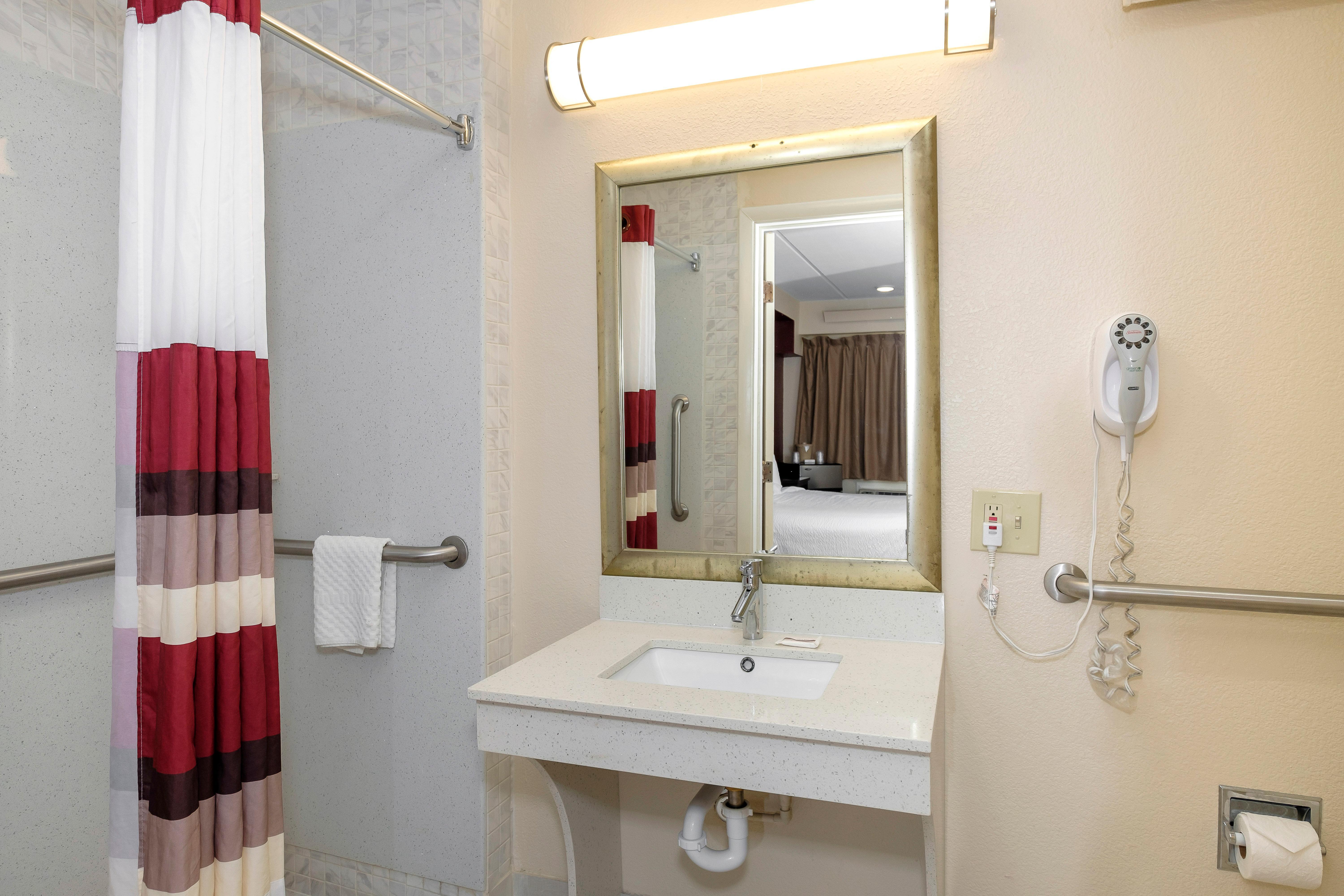 Red Roof Inn Tallahassee - University Экстерьер фото
