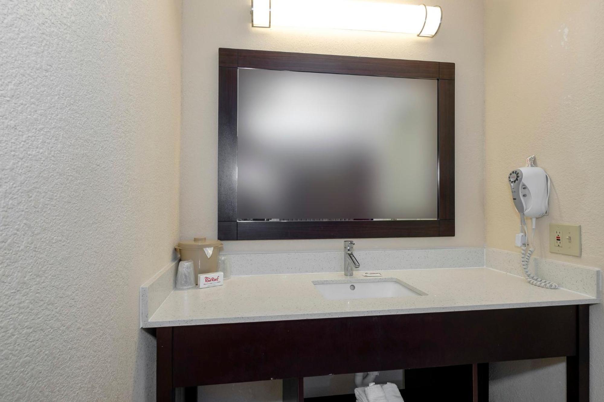 Red Roof Inn Tallahassee - University Экстерьер фото