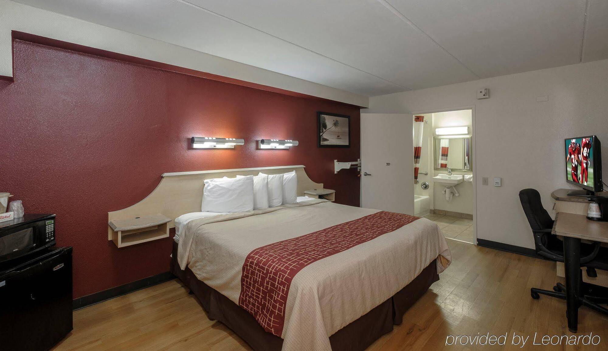 Red Roof Inn Tallahassee - University Экстерьер фото