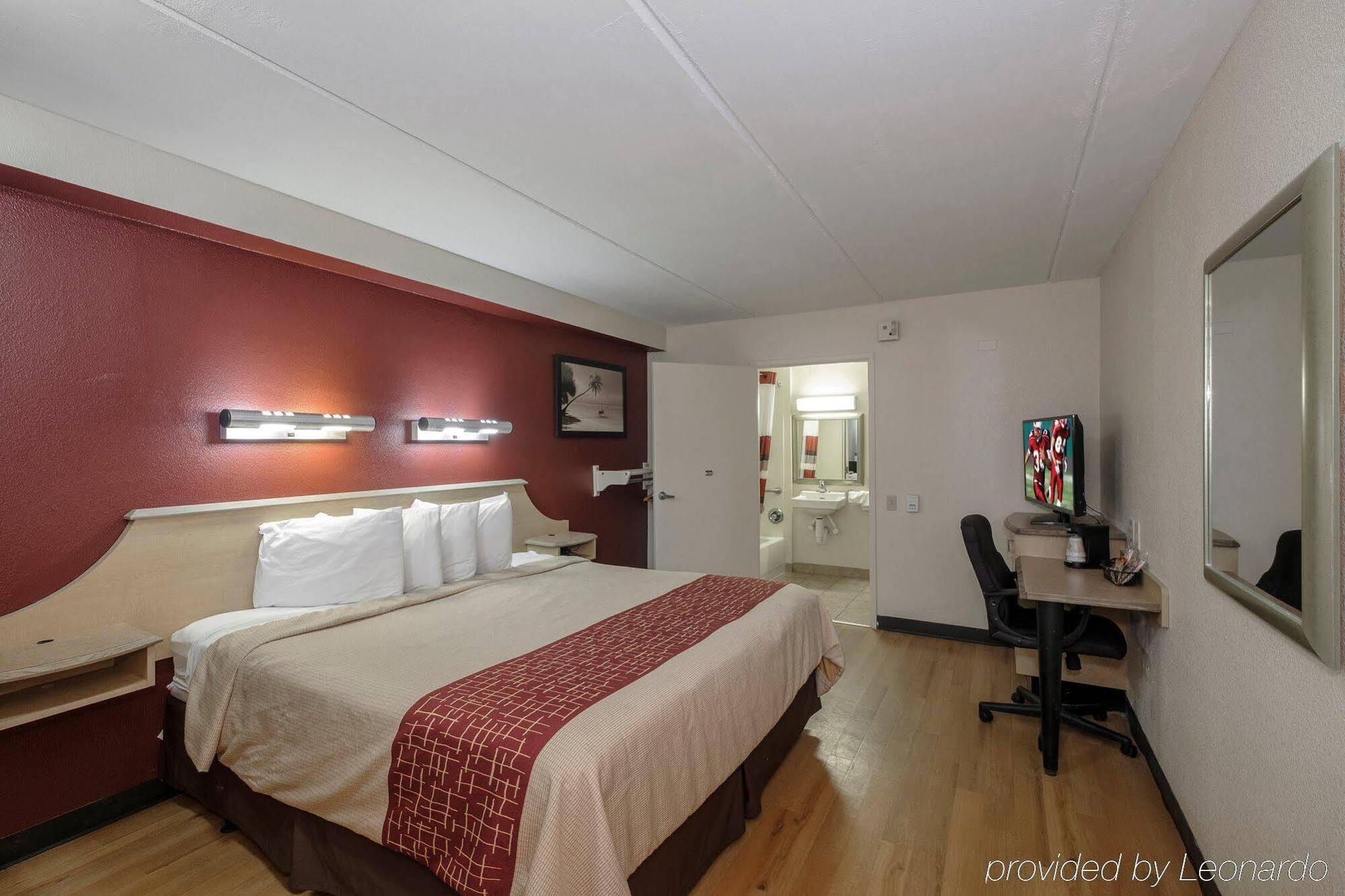 Red Roof Inn Tallahassee - University Экстерьер фото