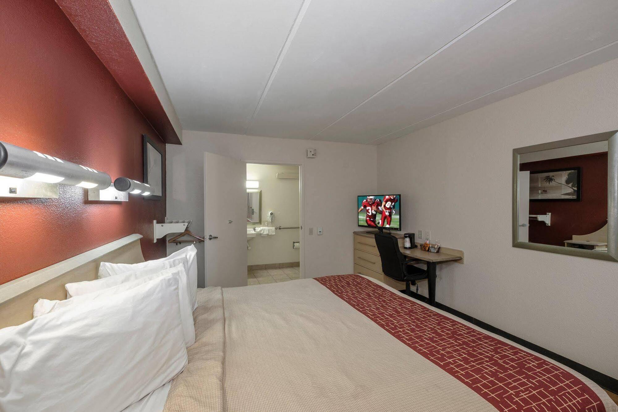 Red Roof Inn Tallahassee - University Экстерьер фото